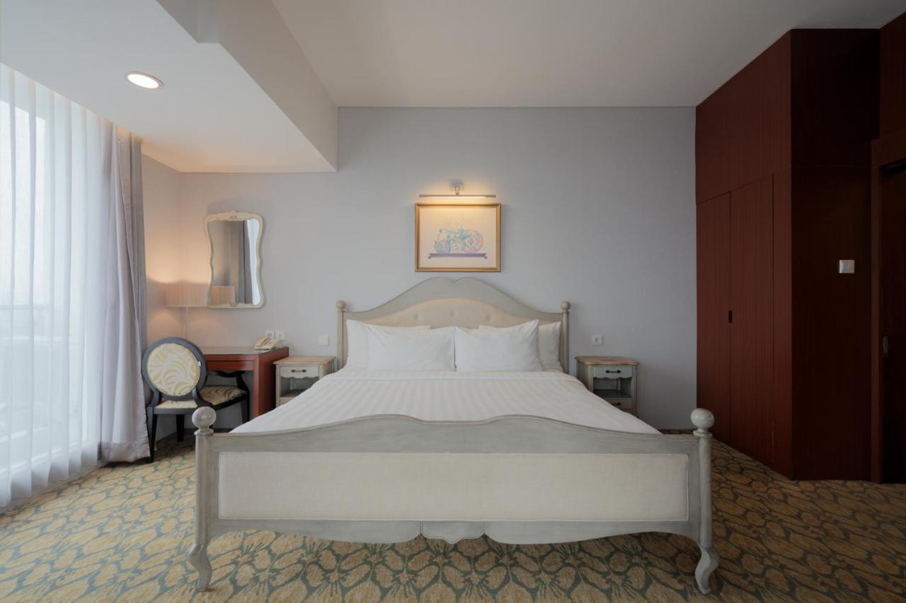 The Capital Hotel Surabaya Ngoại thất bức ảnh