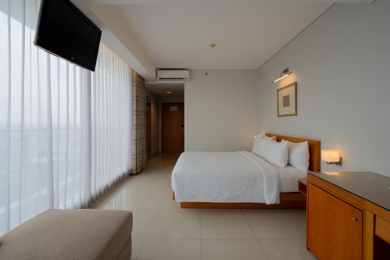 The Capital Hotel Surabaya Ngoại thất bức ảnh