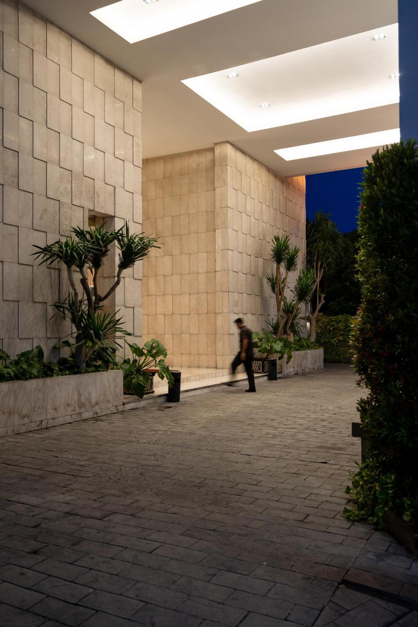 The Capital Hotel Surabaya Ngoại thất bức ảnh