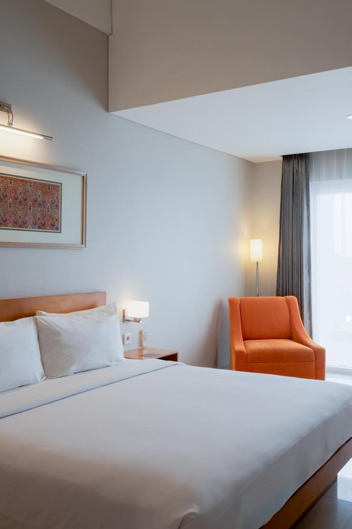 The Capital Hotel Surabaya Ngoại thất bức ảnh
