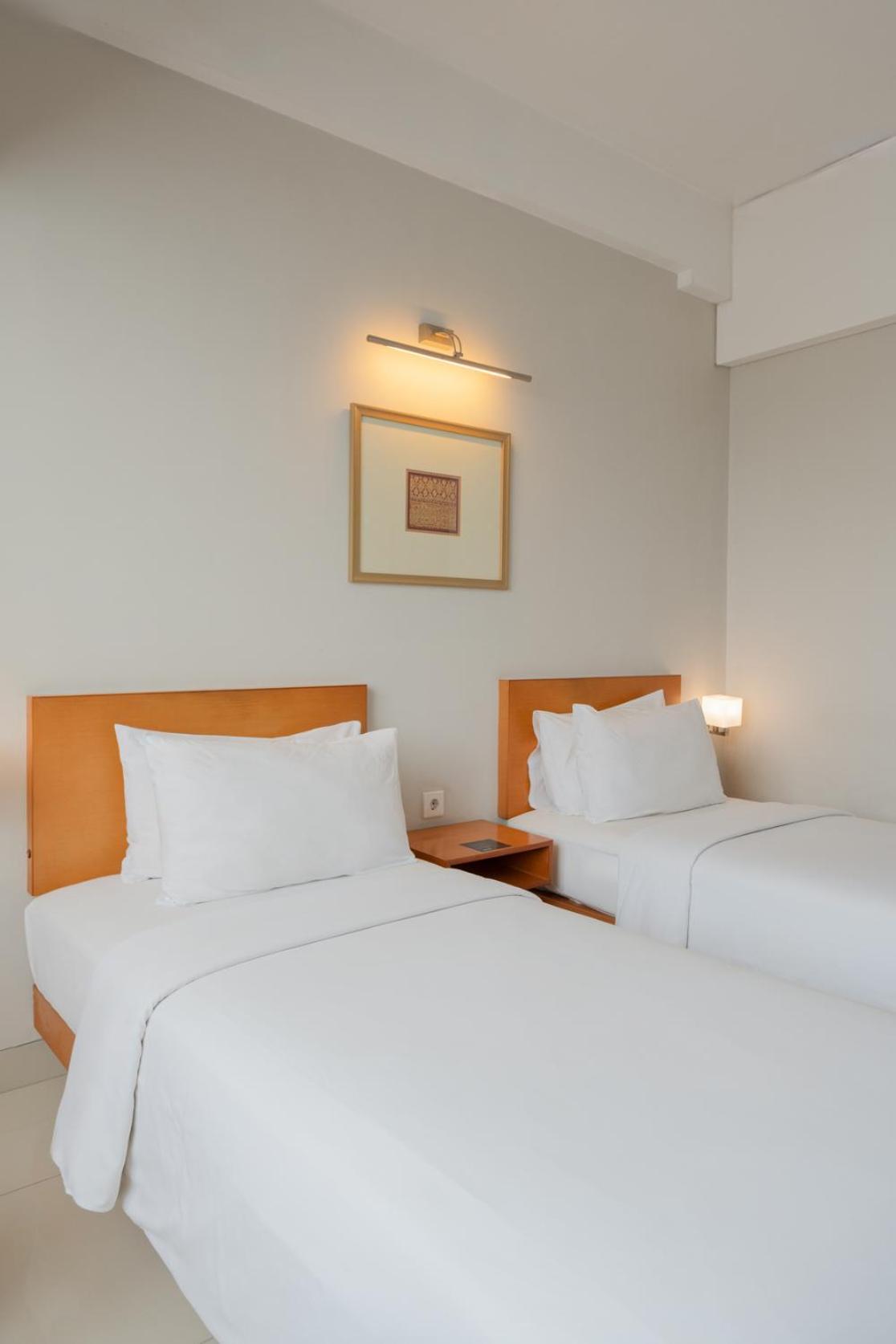 The Capital Hotel Surabaya Ngoại thất bức ảnh