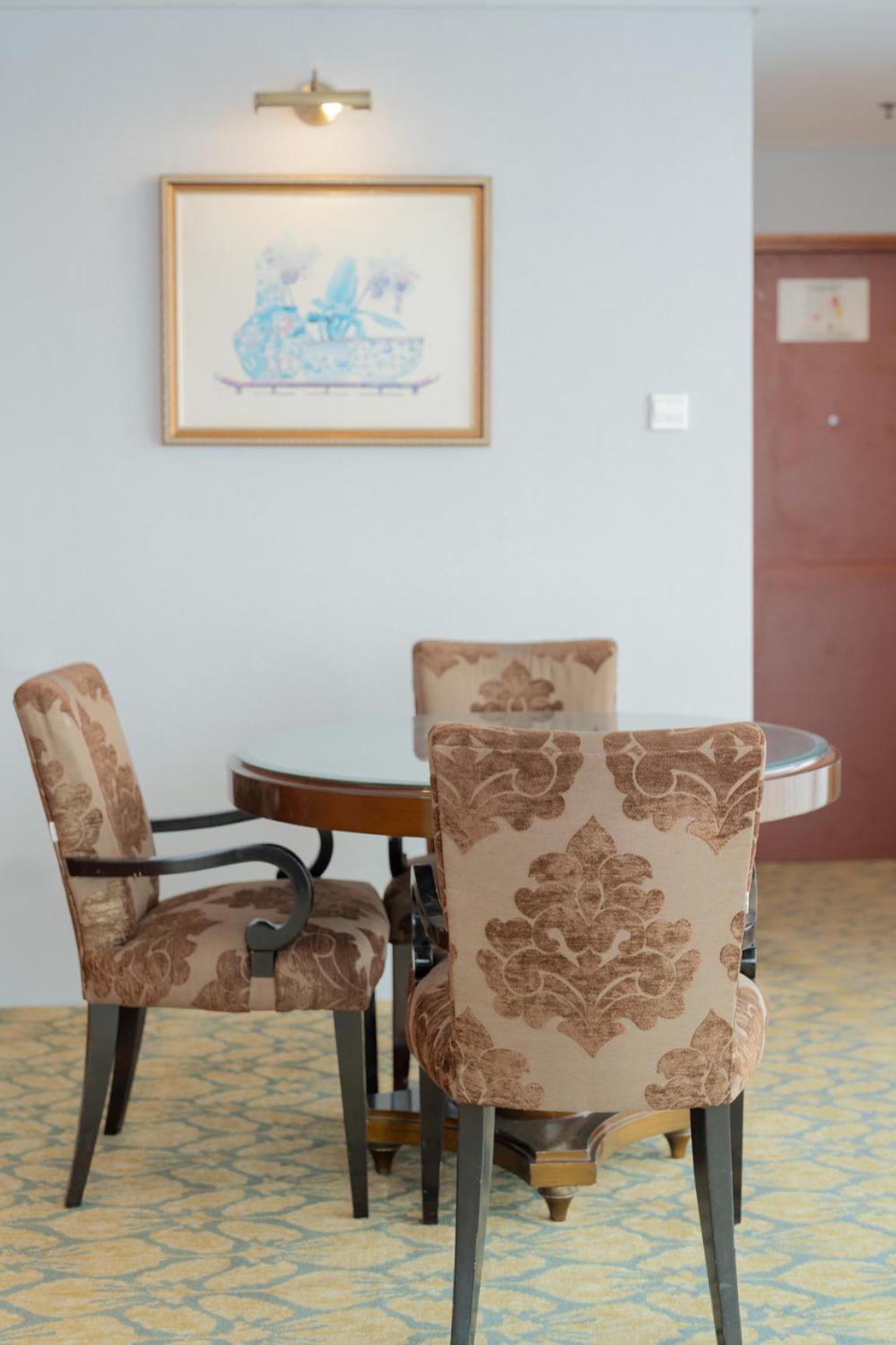 The Capital Hotel Surabaya Ngoại thất bức ảnh