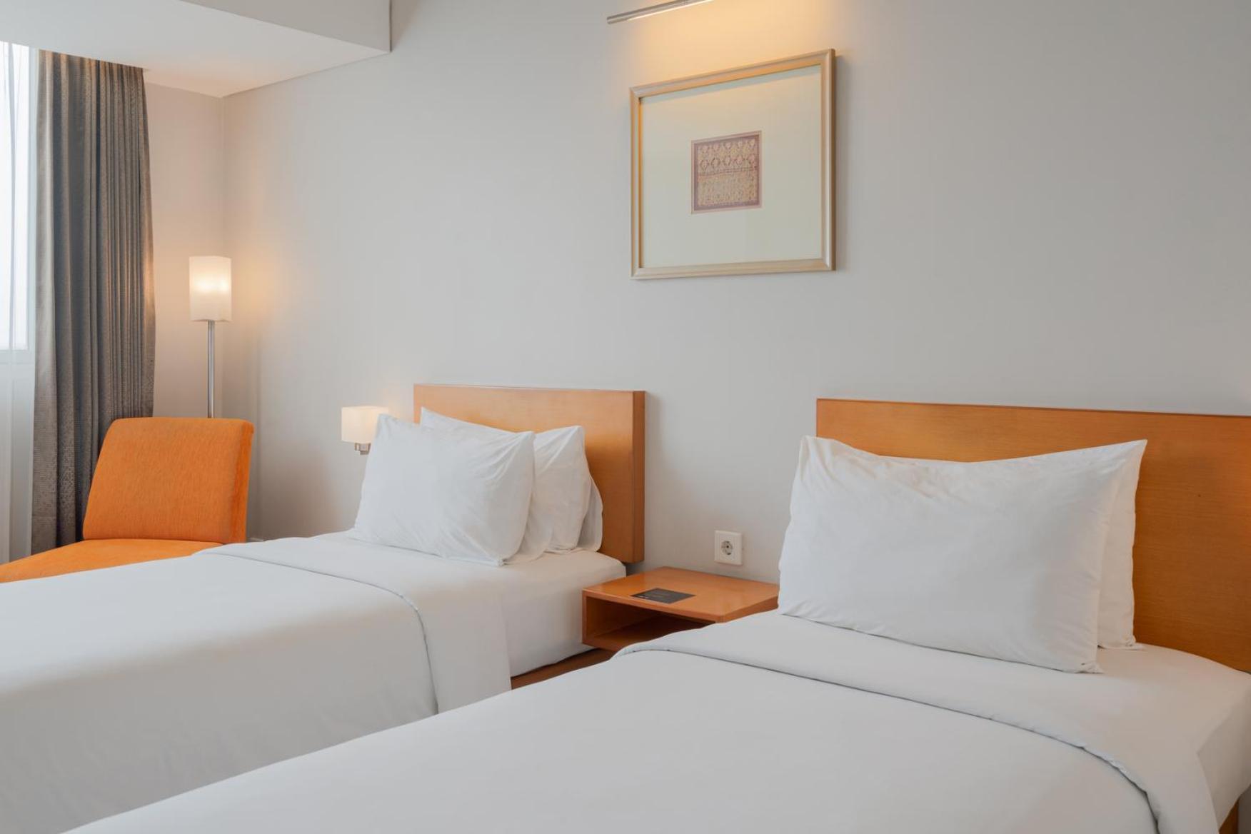The Capital Hotel Surabaya Ngoại thất bức ảnh