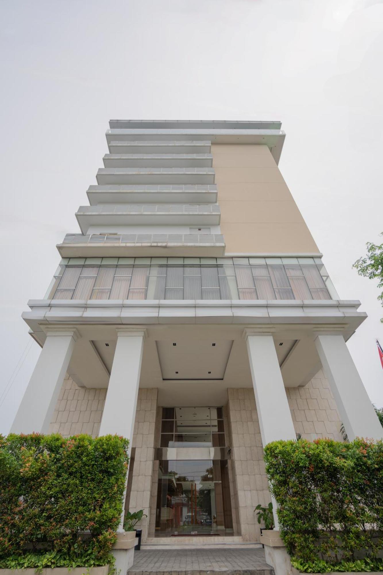 The Capital Hotel Surabaya Ngoại thất bức ảnh