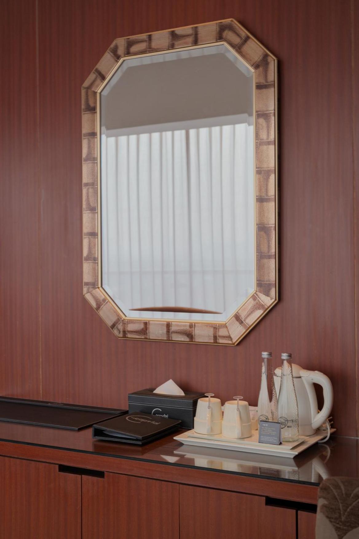 The Capital Hotel Surabaya Ngoại thất bức ảnh