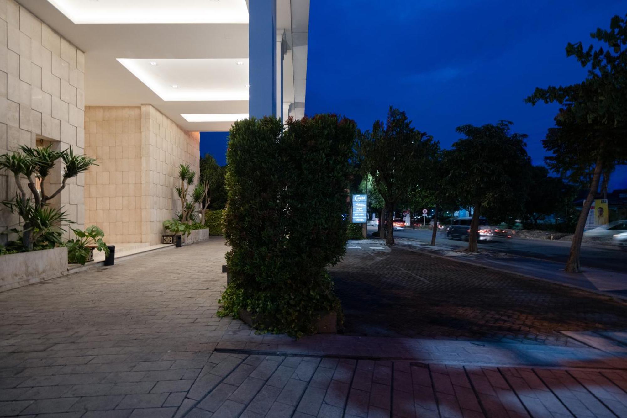 The Capital Hotel Surabaya Ngoại thất bức ảnh
