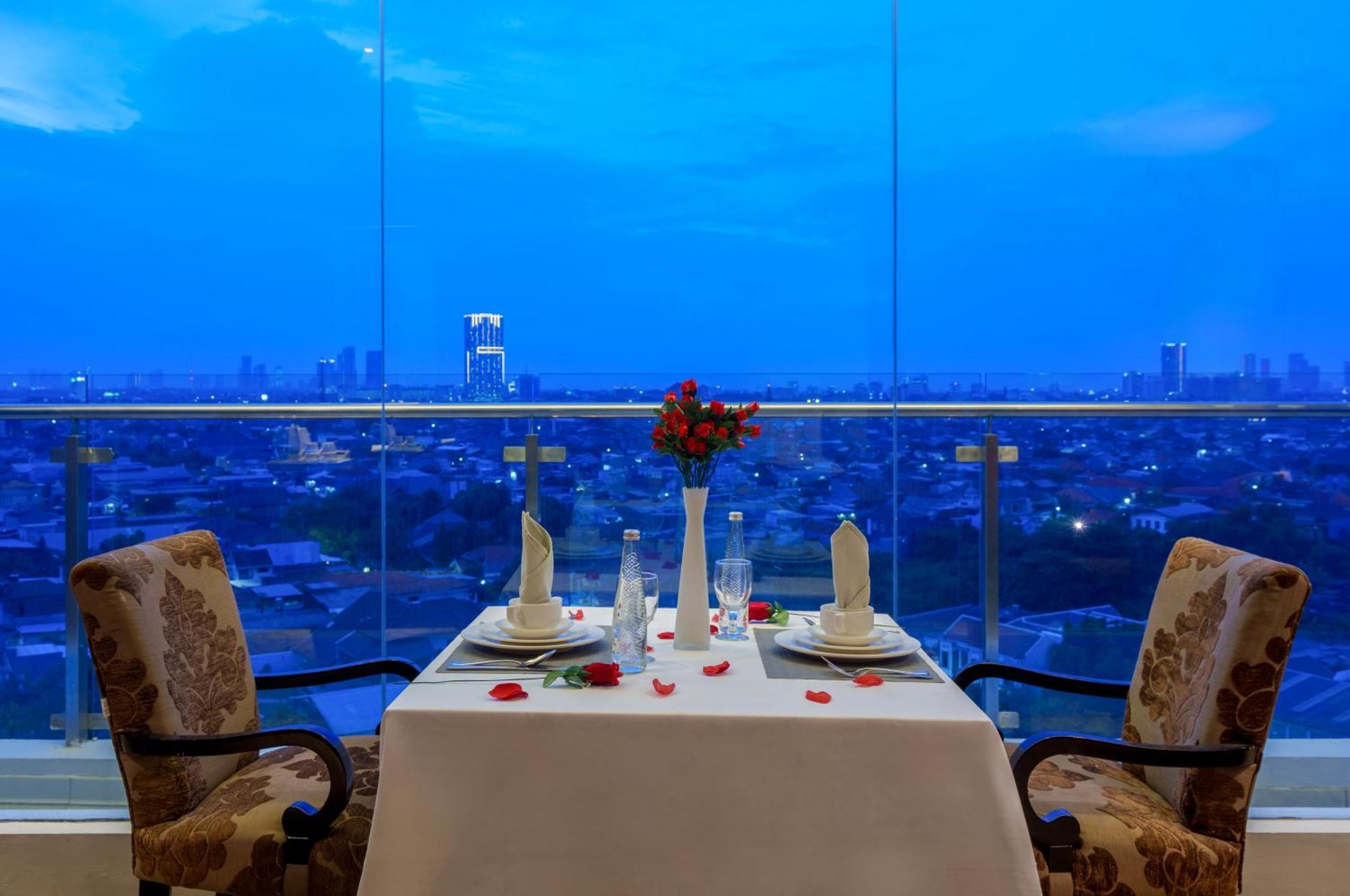 The Capital Hotel Surabaya Ngoại thất bức ảnh