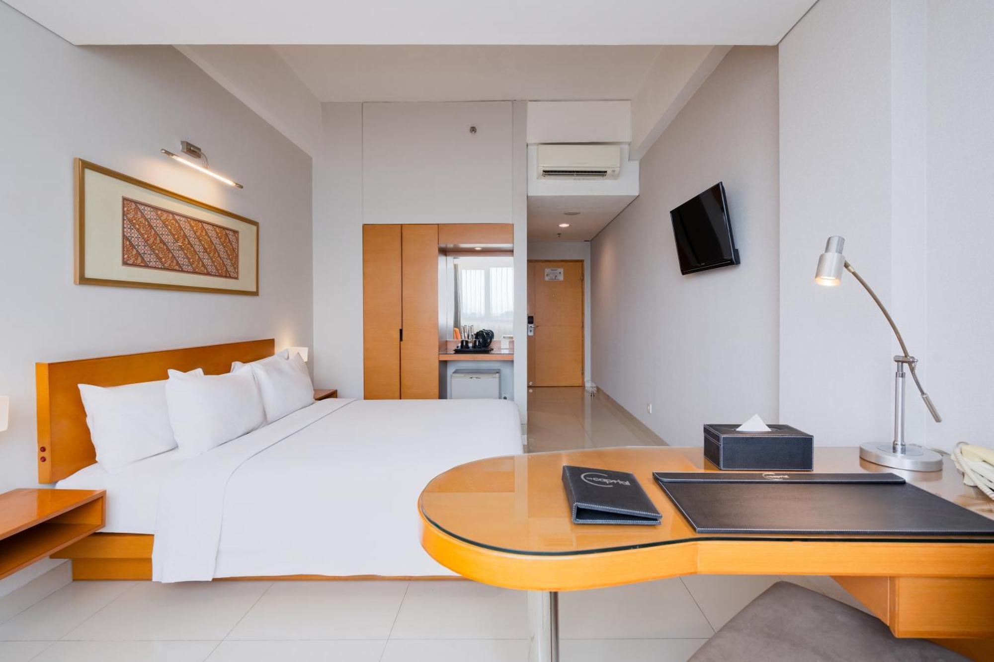 The Capital Hotel Surabaya Ngoại thất bức ảnh