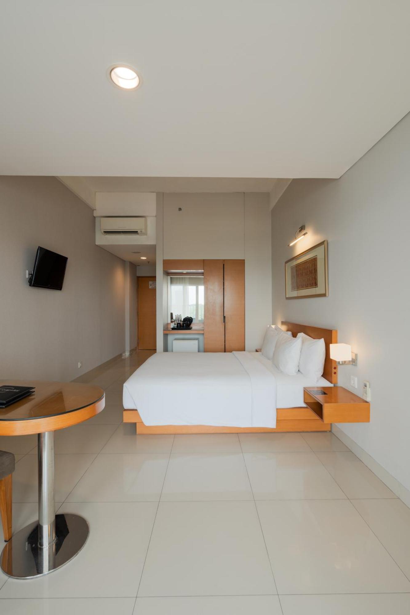 The Capital Hotel Surabaya Ngoại thất bức ảnh