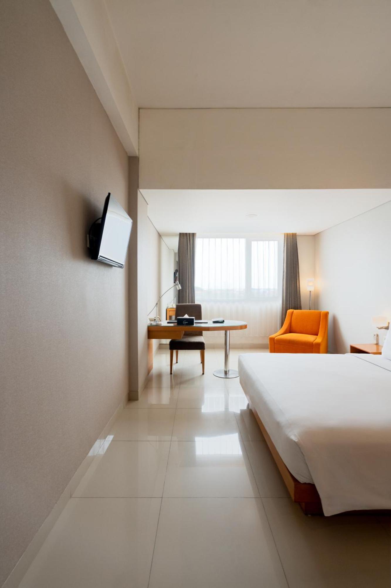 The Capital Hotel Surabaya Ngoại thất bức ảnh