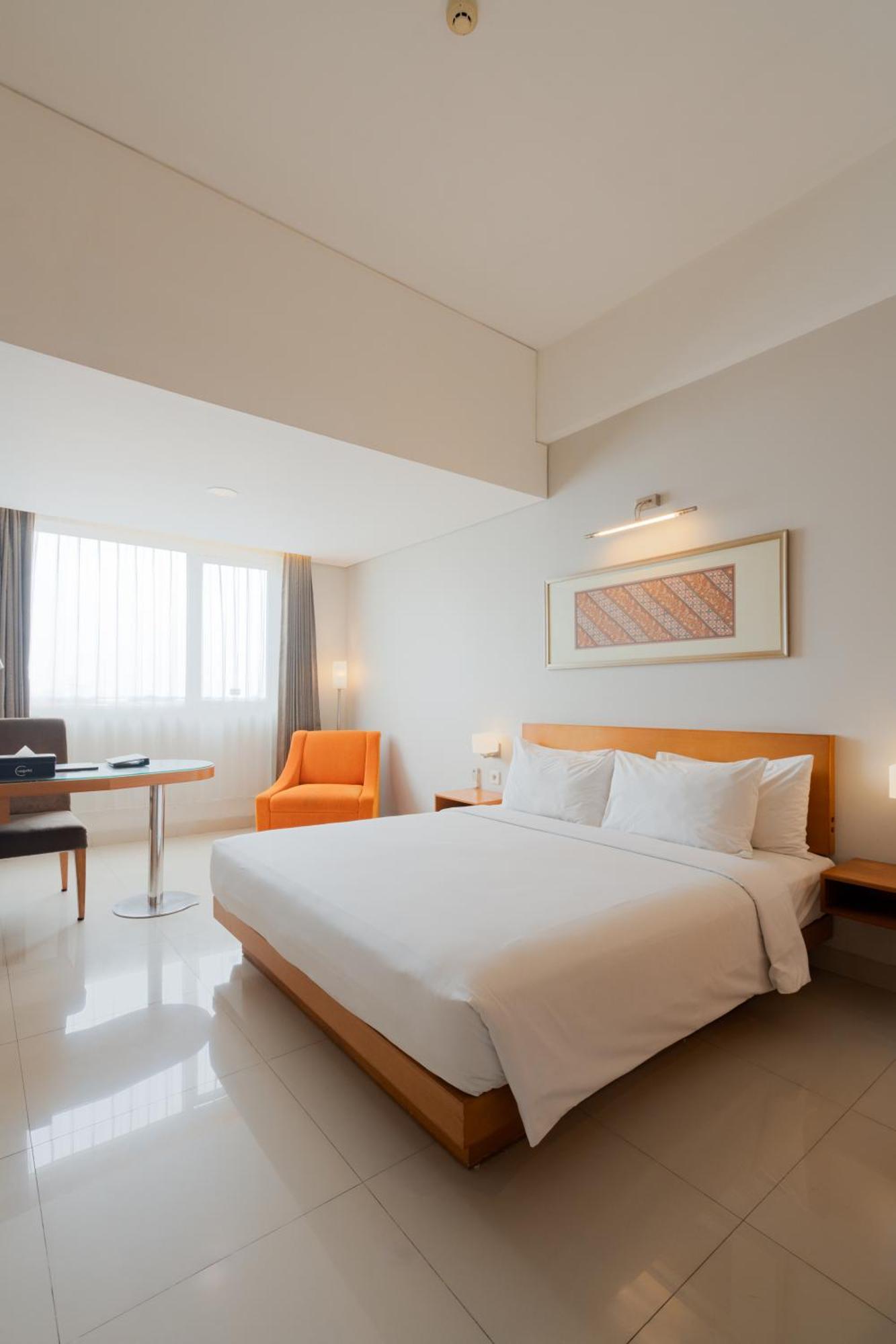The Capital Hotel Surabaya Ngoại thất bức ảnh