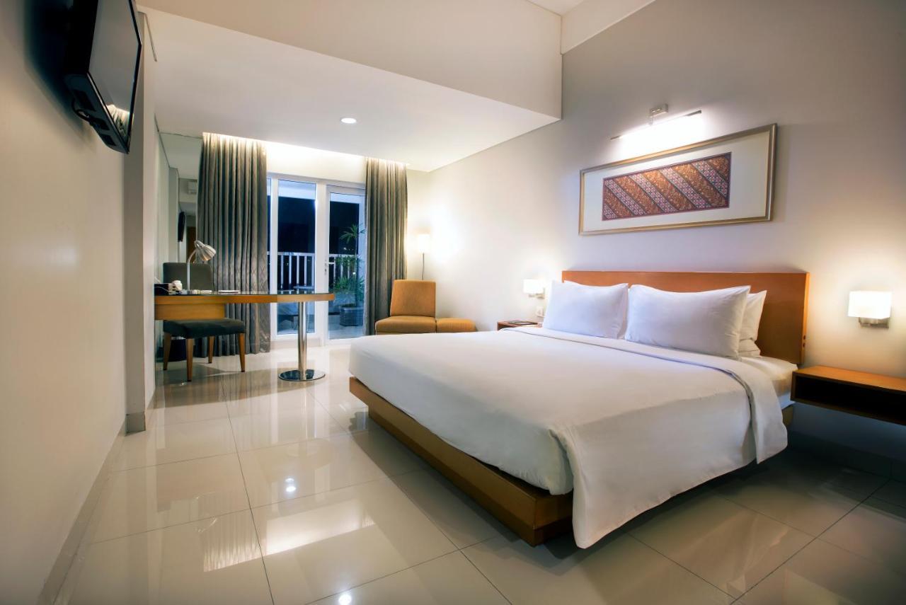 The Capital Hotel Surabaya Ngoại thất bức ảnh